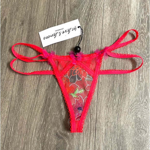 NWT Love & Lemons Magenta lingerie Set!💖 36B Bra, Small Garter and XS thong💜 - Picture 9 of 14